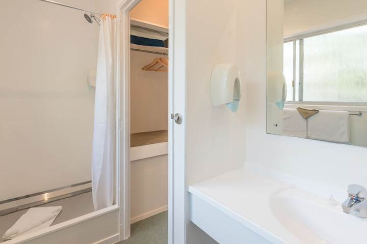 Room 42 of 49