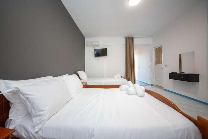 Room 35 of 74
