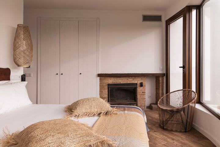 Room 3 of 28