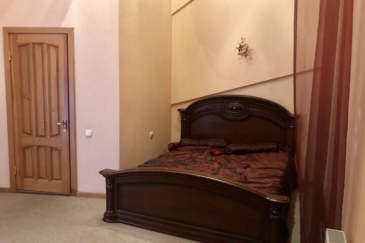 Room 9 of 39