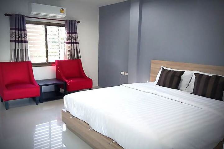 Room 8 of 17