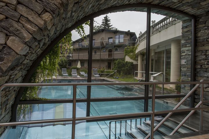 Pool 49 of 75