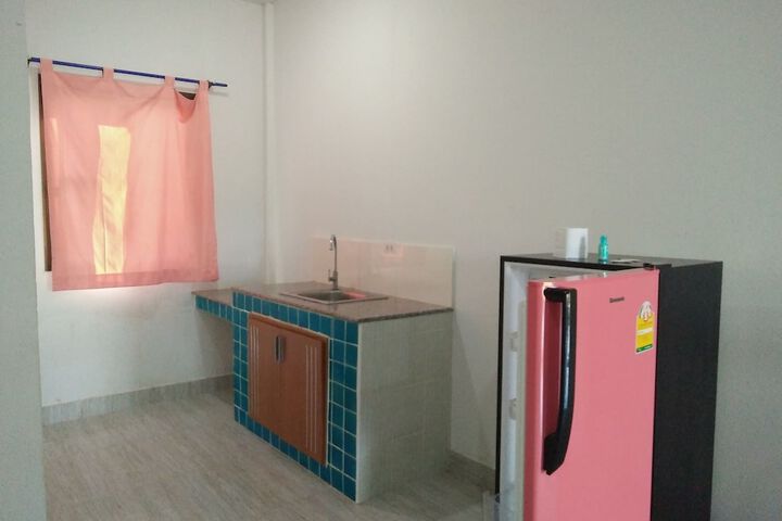 Room 8 of 10