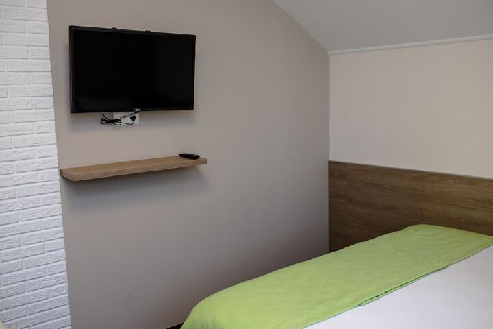 Room 33 of 43