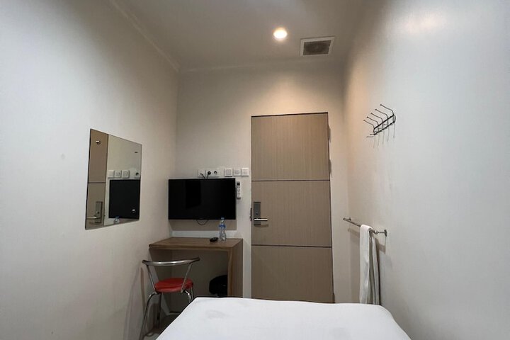 Room 7 of 20