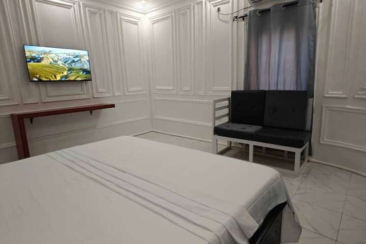 Room 5 of 71