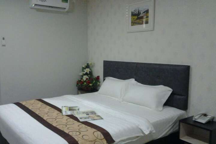Room 12 of 31