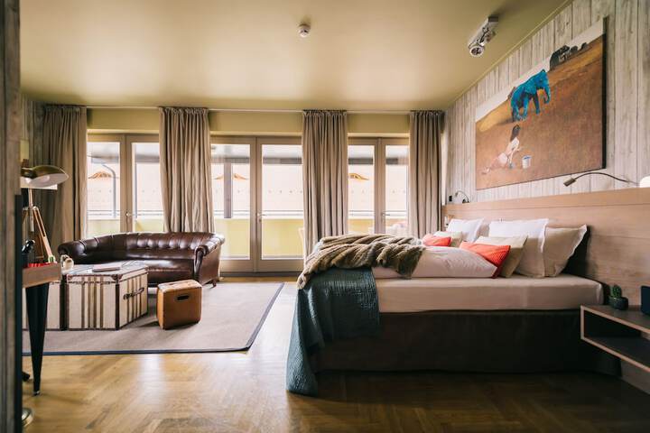 Room 32 of 104