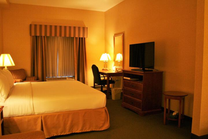 Standard Room, King or Two Doubles (1 of 2)