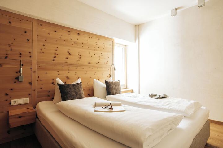 Room 30 of 240