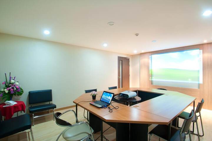 Room 17 of 52
