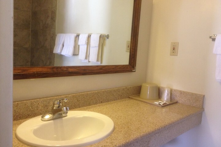 Room 14 of 32