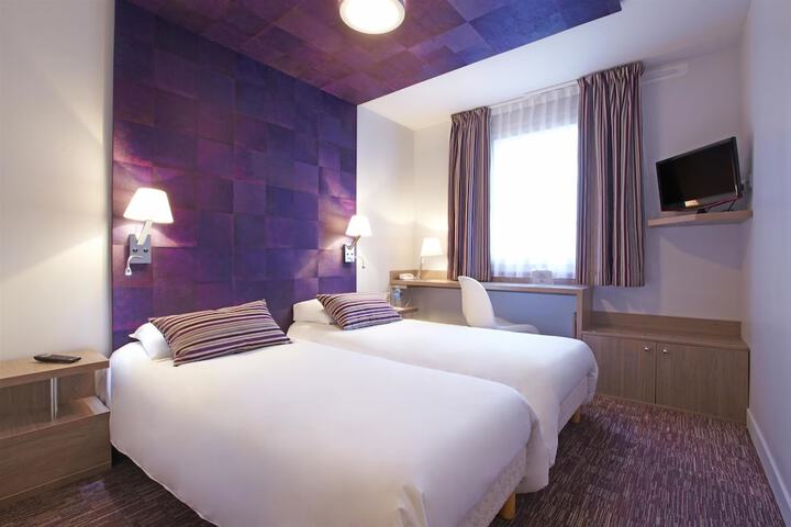 Room 5 of 29
