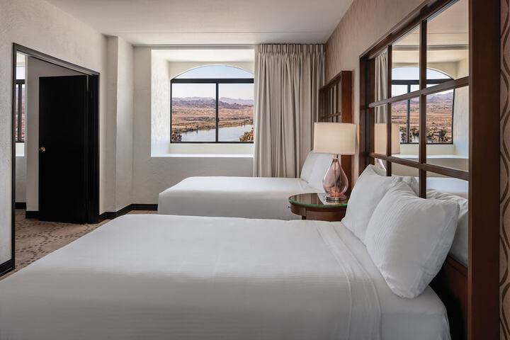 Standard Room, King or Two Doubles (5 of 7)