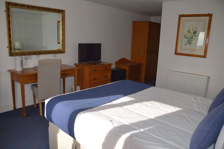 Room 5 of 30