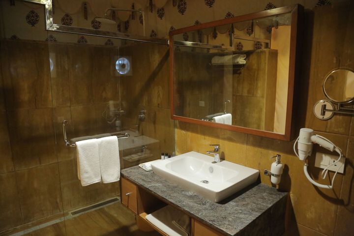 Room 25 of 81