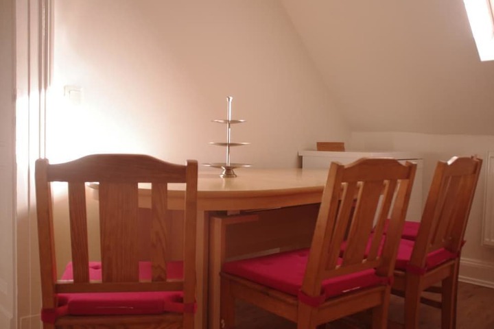 Room 2 of 79
