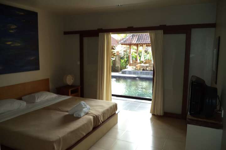 Room 4 of 65