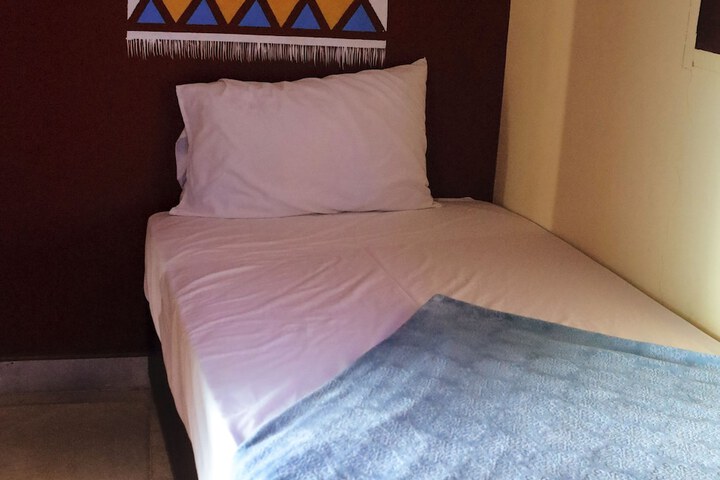 Room 32 of 75