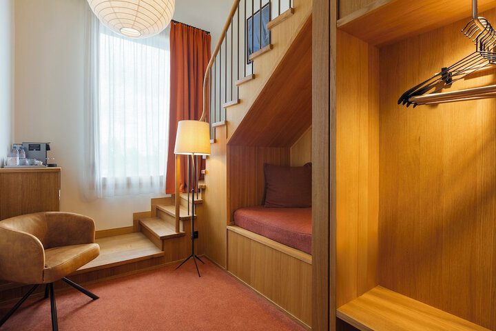 Room 44 of 71