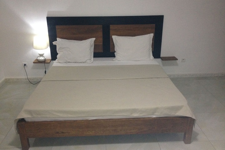 Room 11 of 16