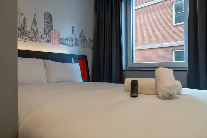 Room 16 of 52