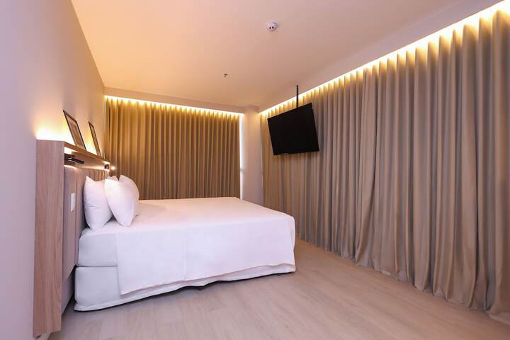 Room 10 of 38