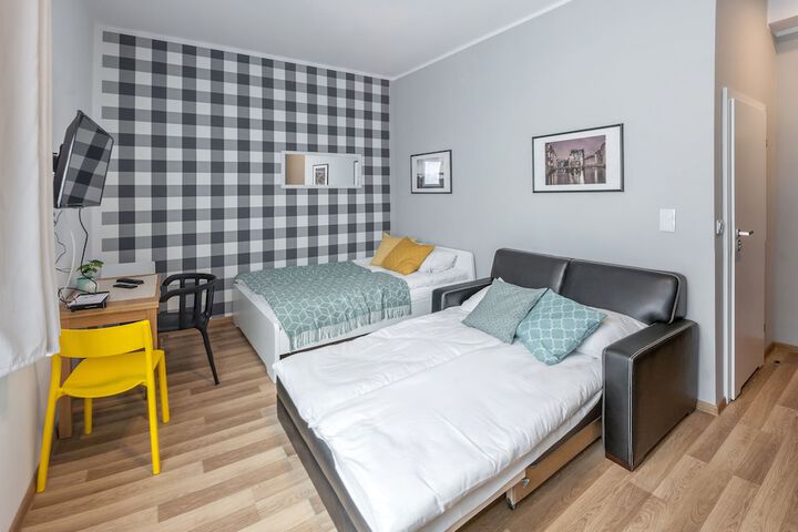 Room 2 of 102