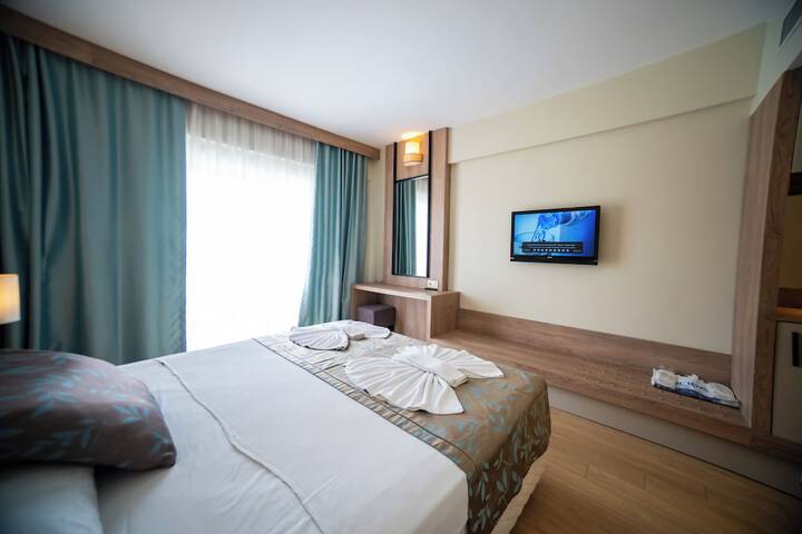 Room 9 of 36