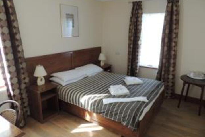 Room 2 of 6