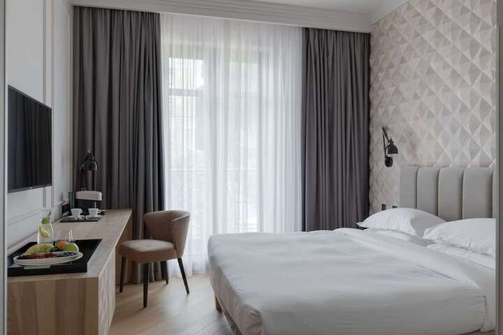 Room 34 of 101