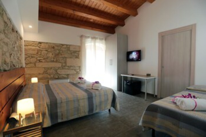 Room 16 of 24