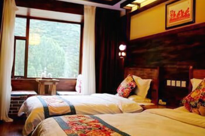 Room 4 of 6