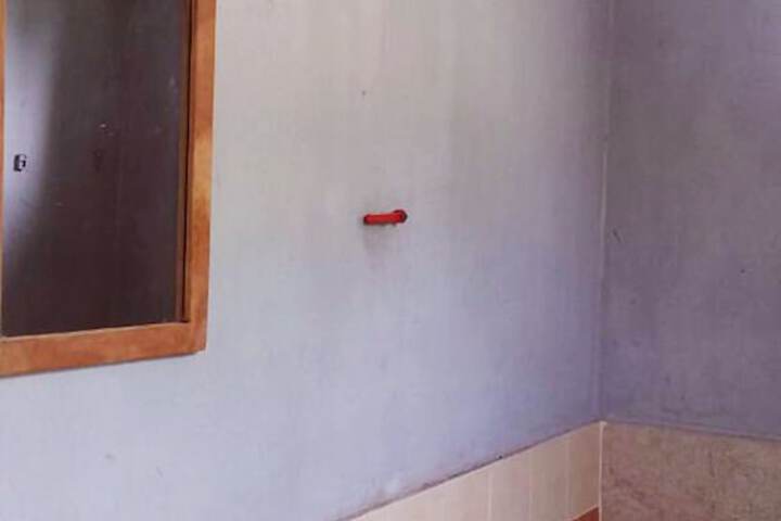 Room 10 of 27