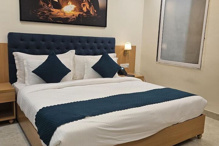 Room 5 of 25