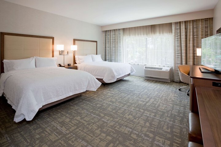 2 Queen Beds Hearing Accessible (1 of 6)