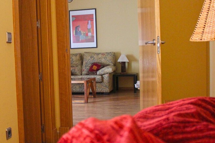 Room 6 of 12