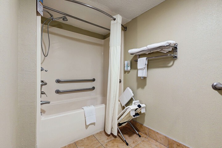 Room 17 of 27