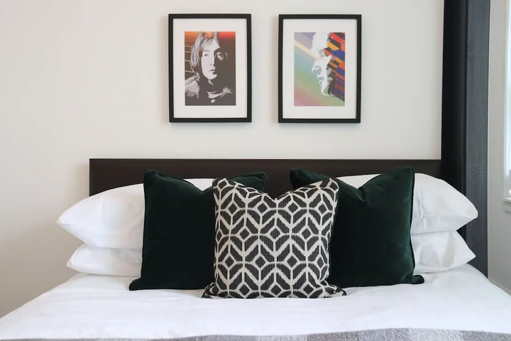 Room 28 of 33