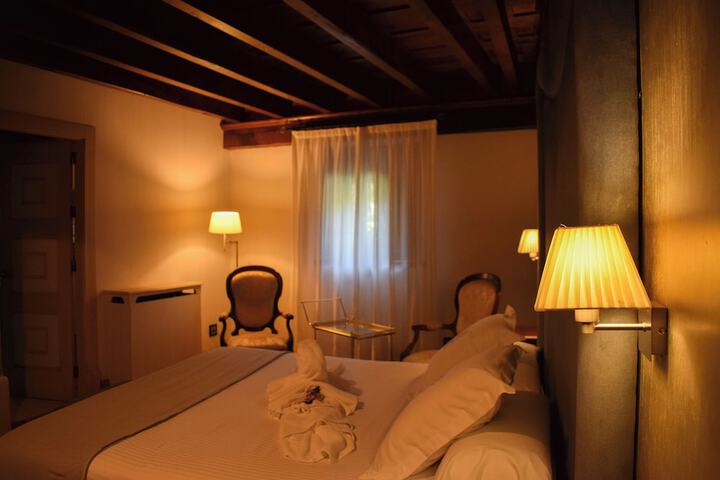 Room 18 of 46