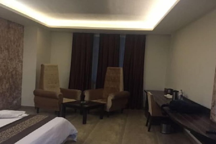 Room 19 of 35