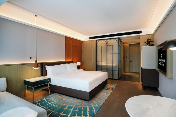 Room 6 of 89