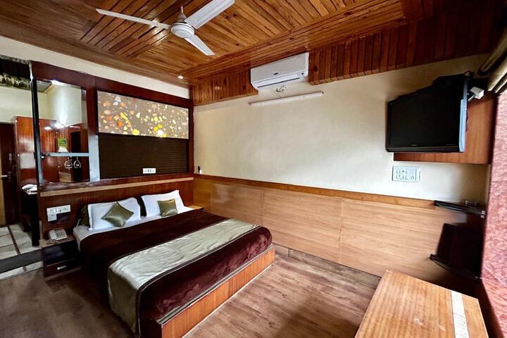 Room 17 of 22