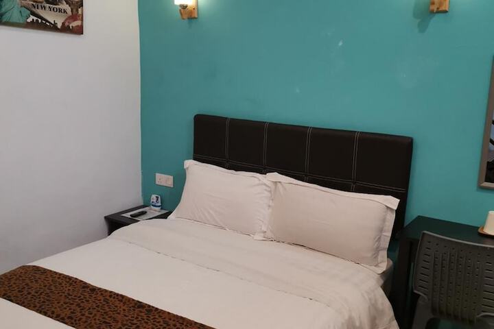 Room 12 of 74