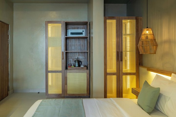 Room 32 of 222