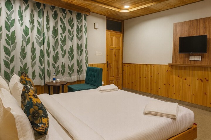 Room 2 of 6