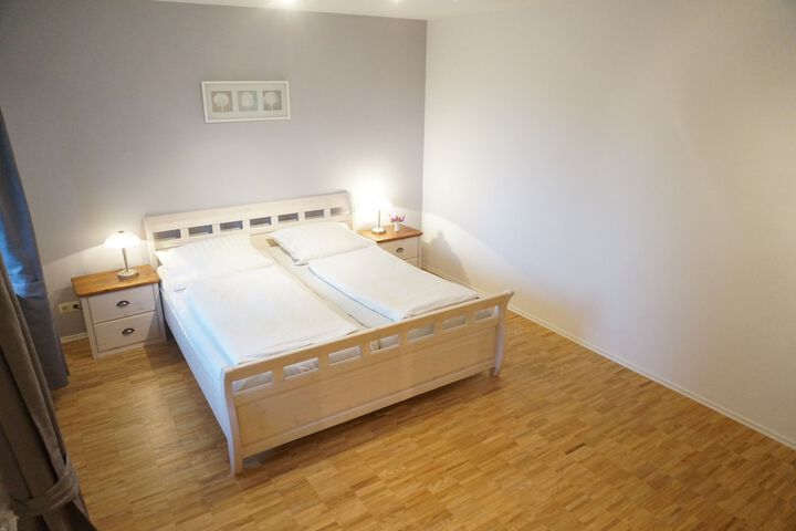 Room 11 of 35