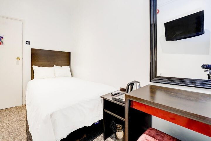 Room 7 of 37