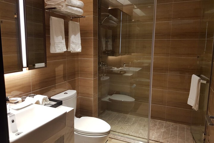 Room 34 of 60