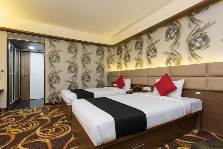 Room 3 of 184